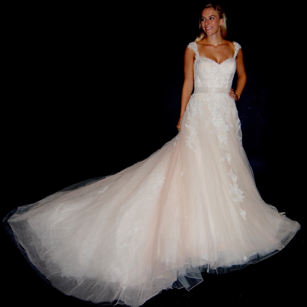 Pronovias Oleida